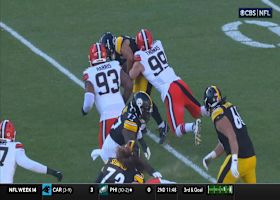 Cameron Thomas wrangles Jaylen Warren in PIT's backfield for loss of 4 yards