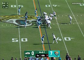 Travon Walker drops Breece Hall for 4-yard loss and turnover on downs