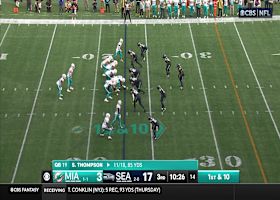 Thompson's 17-yard strike to Tyreek Hill gets Fins closer to midfield mark vs. 'Hawks