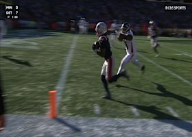 Drake Maye floats a TD pass to DeMario Douglas in the red zone