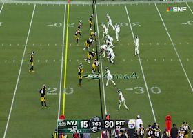 Keeanu Benton breaks up Rodgers' fourth-down throw for turnover on downs